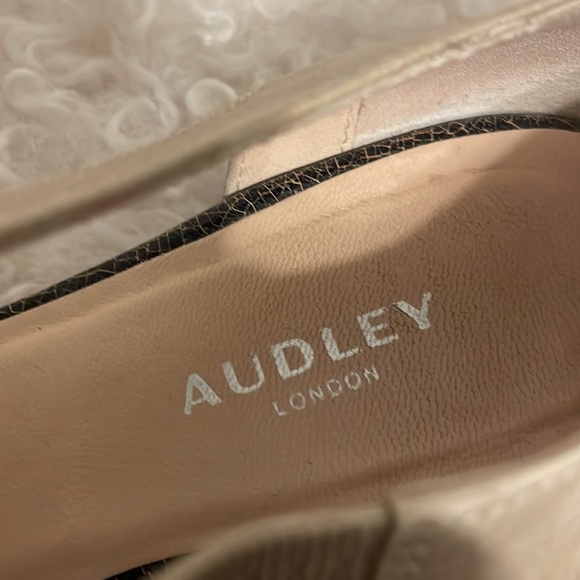 Audley London Block Heels - Picture 4 of 9